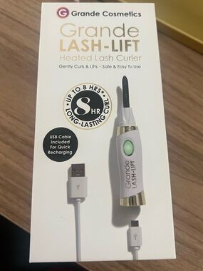 Grande Cosmetics Grande Lash-Lift Heated Lash Curler - White